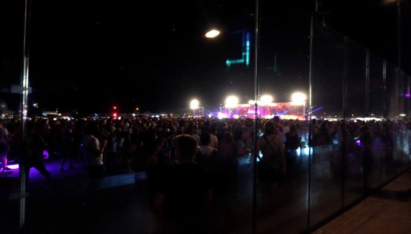 Comment les protections de verre révolutionnent la sécurité des événements ?